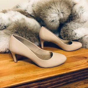 Brand New Nude DexFlex Comfort Heel Size 8.5